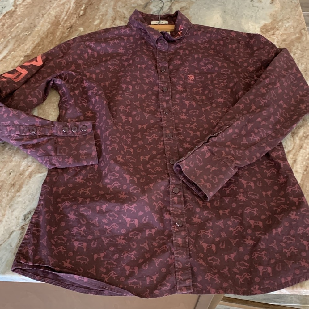 Womens Ariat Kirby western shirt w logos size Large fitted.